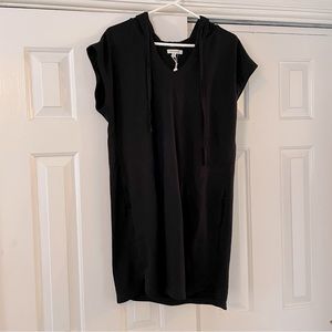 Hooded sweatshirt dress with pockets